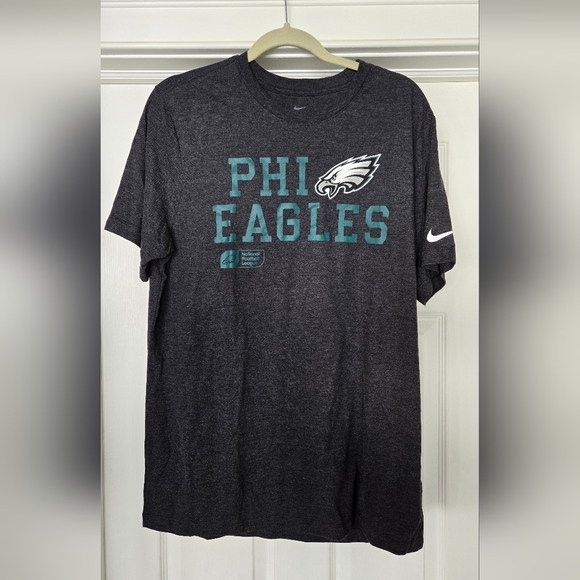 NWT Philadelphia Eagles NFL Tshirt - Picture 1 of 4